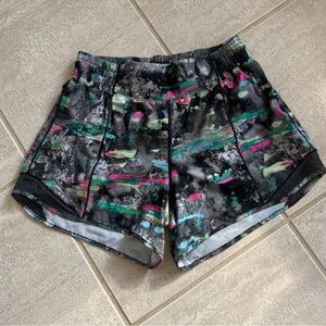 Like New Lululemon Hotty Hot 4” inseam Shorts